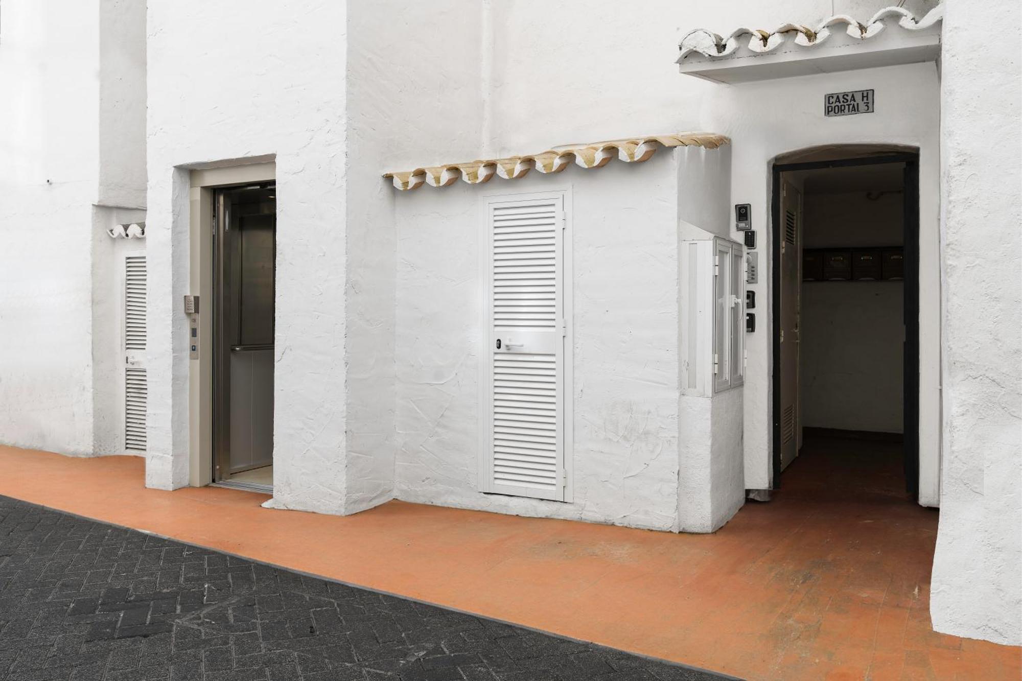 Apartamento 241 Puerto Banus Front Line Marbella